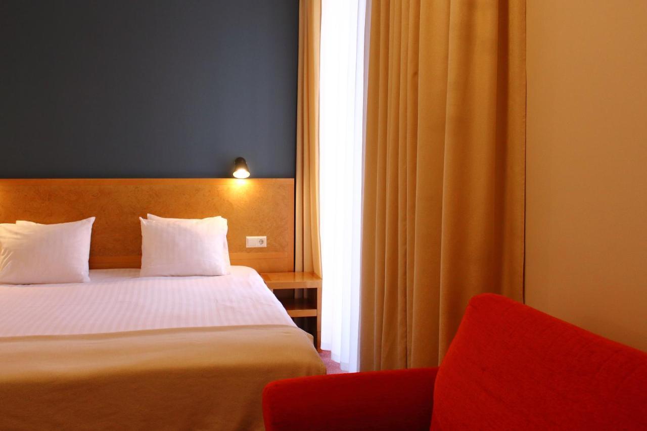 לייפאז'ה Hotel Kolumbs מראה חיצוני תמונה